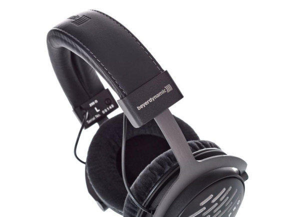 beyerdynamic-dt-1990-pro-250-ohm_65b7da9c9a2fe.jpg