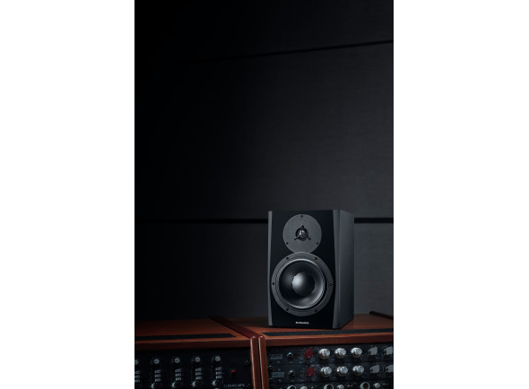 dynaudio-lyd-8-b-b-monitor-de-estudio-de-duas-vias-80-50w-preto_6a2c0f0c07090.jpg