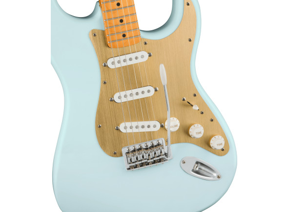 fender-40th-anniversary-vintage-edition-maple-fingerboard-gold-anodized-pickguard-satin-sonic-blue_62cc49ce36c87.jpg