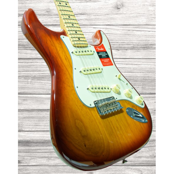 fender-american-pro-stratocaster-mn-sienna-sunburst_5ed8ce90ec963.jpg