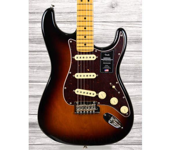 Fender American Professional II Stratocaster MN 3-Color Sunburst - Cuerpo en Aliso (Alder), brazo de arce, Escala de arce, Perfil del brazo: 