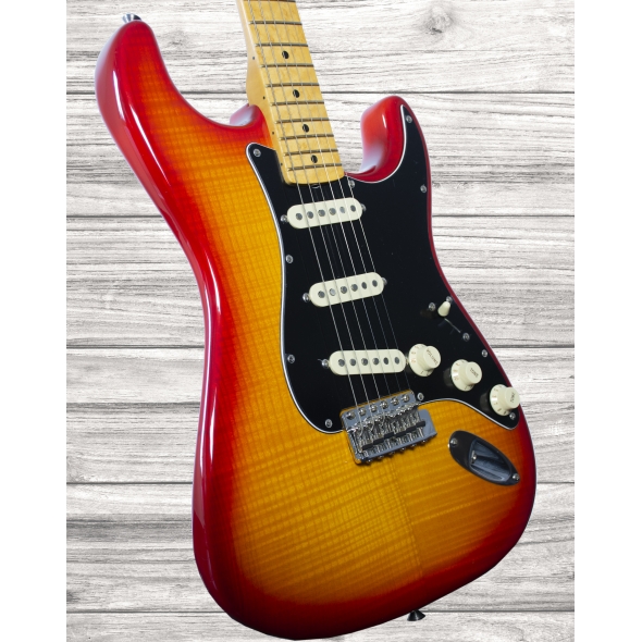 fender-american-rarities-flame-ash-top-stratocaster-org-60s-mn-prb_5eab08cd23f1c.jpg