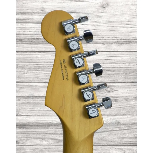 fender-american-ultra-strat-mn-hss-prb_5e6a143dca12a.webp