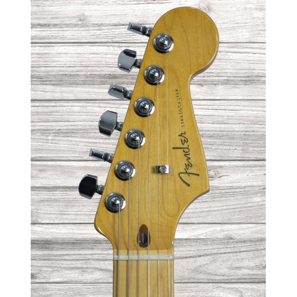 fender-american-ultra-strat-mn-hss-prb_5e6a144158d18.jpg