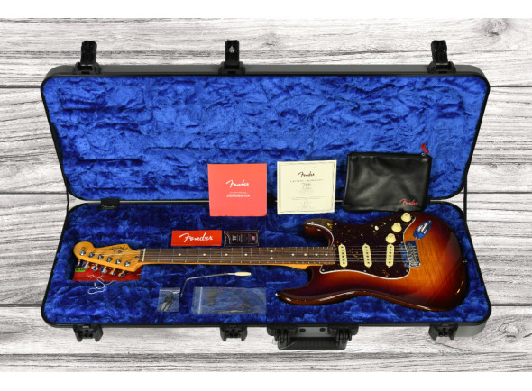 fender-anniv-am-pro-ii-strat-rw-cm_66754f94ce3c3.jpg