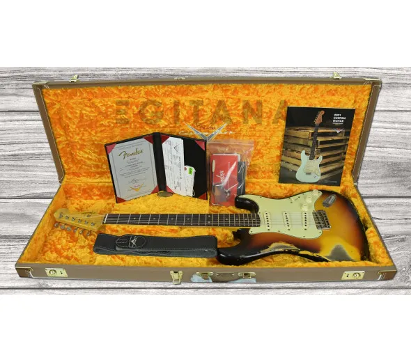 fender-custom-shop-1960-heavy-relic-faded-aged-3-color-sunburst_61a898f36e817.webp