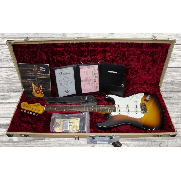 fender-custom-shop-1964-stratocaster-journeyman-relic-faded-3-colour-sunburst_5f1b0ce8e5f55.webp