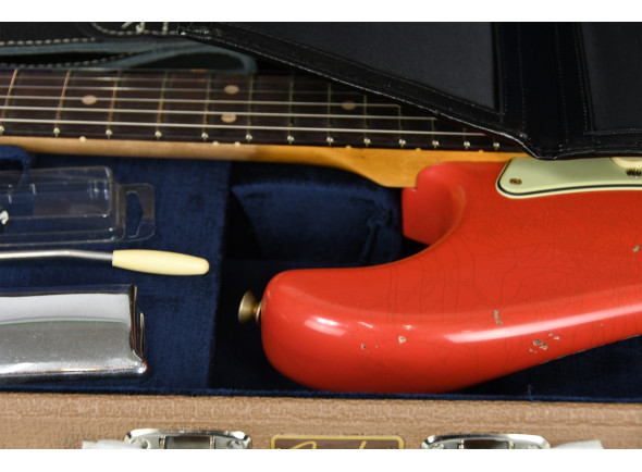 fender-custom-shop-63-stratocaster-heavy-relic-aged-fiesta-red_68fa4136b1605.jpg