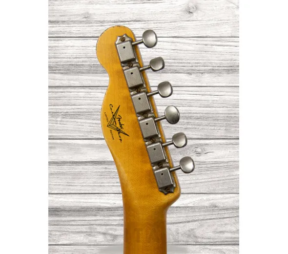 fender-custom-shop-70th-anniversary-relic-broadcaster-aged-blonde_606c8767be2eb.webp