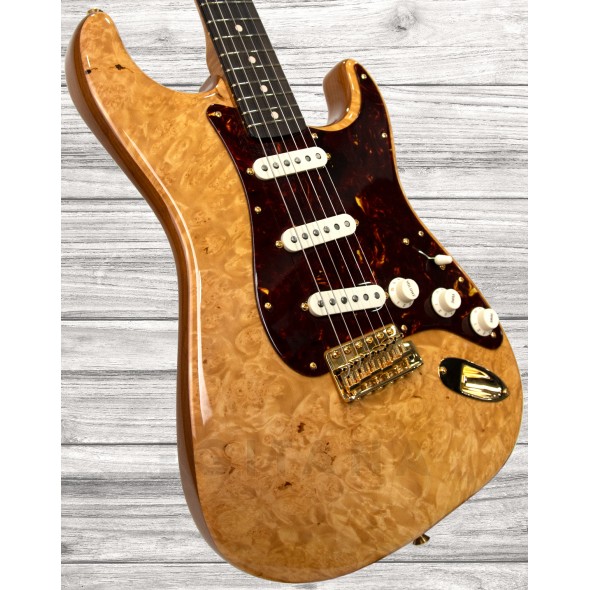 fender-custom-shop-artisan-maple-burl-stratocaster-aged-natural_5f60c66880ff5.jpg