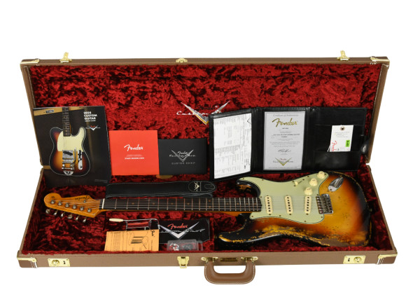 fender-custom-shop-limited-edition-61-stratocaster-super-heavy-relic-3tsb_69a86a411530c.jpg