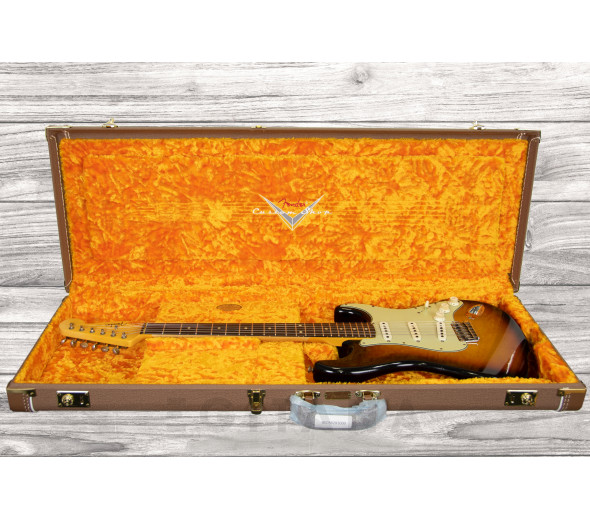 fender-custom-shop-limited-edition-62-63-journeyman-relic-rw-aged-3-color-sunburst_6047bb26b506b.jpg