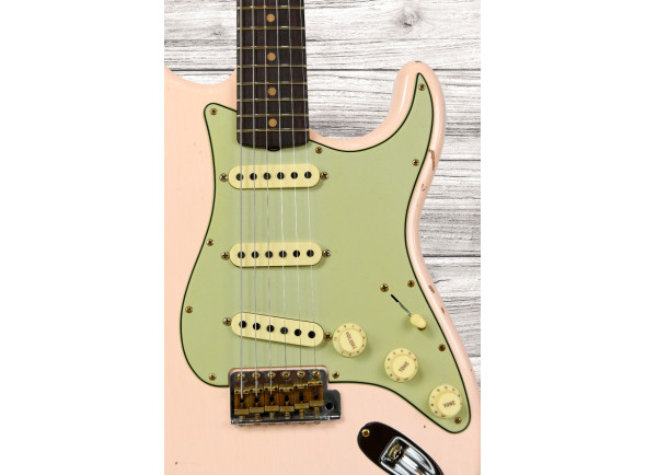 fender-custom-shop-limited-edition-63-strat-relic-super-faded-aged-shell-pink_6703f16296333.jpg