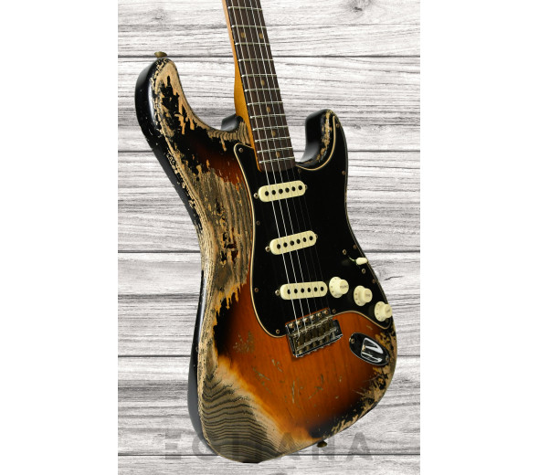 fender-custom-shop-limited-edition-poblano-strat-super-heavy-relic-super-faded-aged-3-color-sunburst_6350276755008.jpg