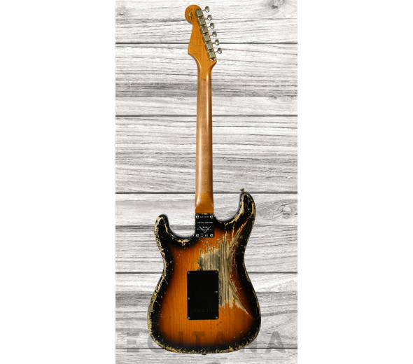 fender-custom-shop-limited-edition-poblano-strat-super-heavy-relic-super-faded-aged-3-color-sunburst_6350276bed596.jpg