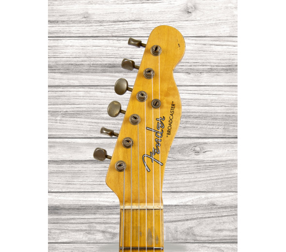 fender-custom-shop-ltd-70th-anniversary-broadcaster-journeyman-relic-nocasterr-blonde_6087db541b5c3.jpg