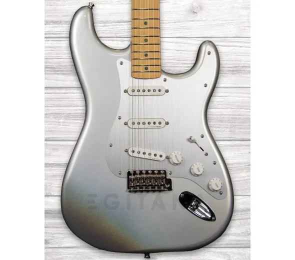 fender-her-strat-chrome-glow_5fbfda324ebed.webp