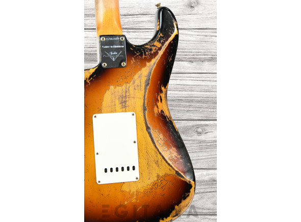 fender-limited-edition-roasted-61-super-heavy-relic-flat-lam-rosewood-fingerboard-aged-3-color-sunburst_63d7d48233cc2.jpg