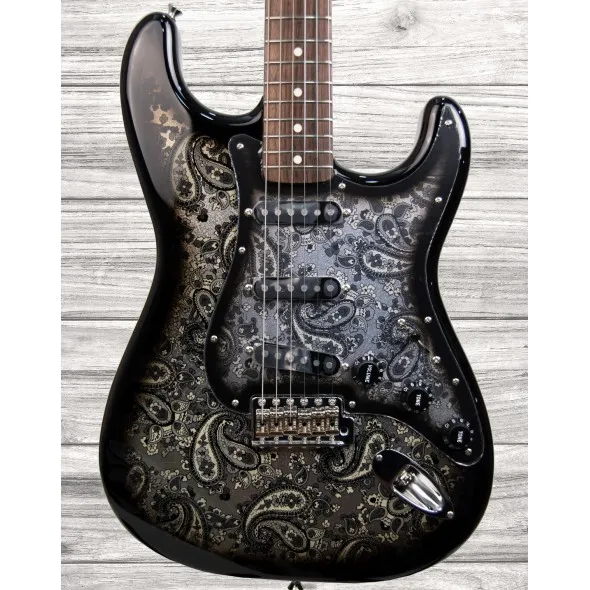 fender-ltd-japan-strat-black-paisley_5f3ab3b0b5f0b.webp