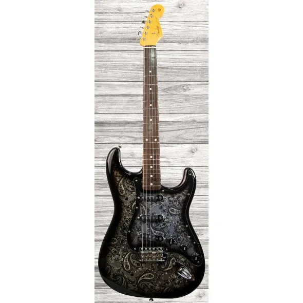 fender-ltd-japan-strat-black-paisley_5f3ab3b4ad500.webp