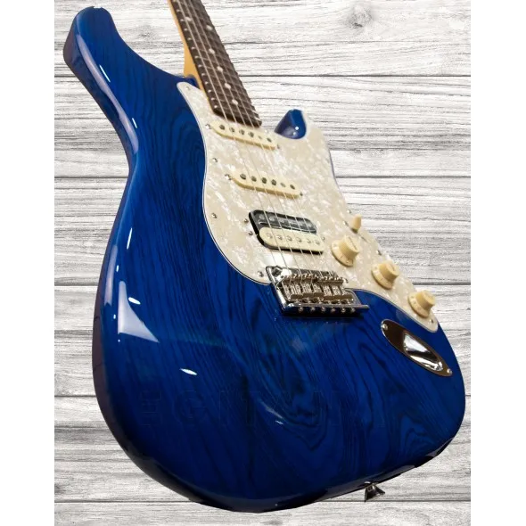 fender-mij-2019-ltd-stratocaster-hss-rw-sapphire-blue-trans_5f3a87d3600c4.webp