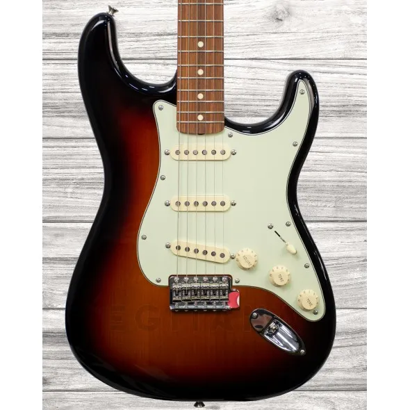 fender-vintera-60s-strat-3-sb_5f1b0f44596c4.webp