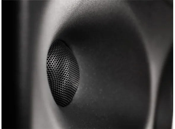 neumann-kh-310-a-right_5f22f8179f7e0.webp