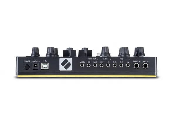 novation-circuit-mono-station_5b05846b0c361.webp