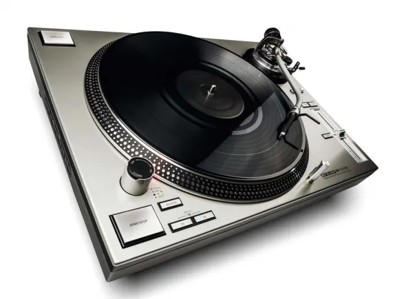 reloop-rp-7000-mk2-silver_5b3f4868dfdc3.webp