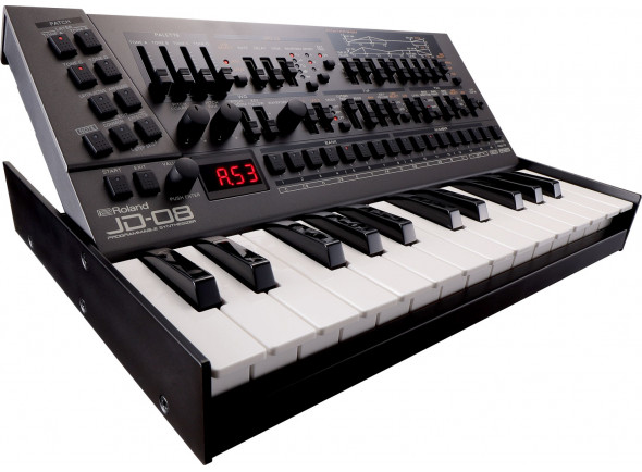 <b>Roland JD-08 com teclado opcional Roland K-25M</b>