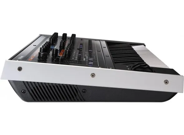 roland-jupiter-xm_5f0c3f5177599.webp
