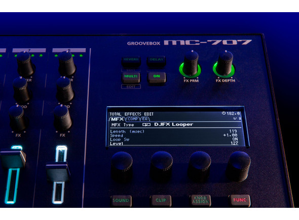 roland-mc-707-caixa-de-ritmos-groovebox-musica-eletronica-tr-808-tr-909-tb-303-juno-106-sh-101_6053878512d0b.jpg