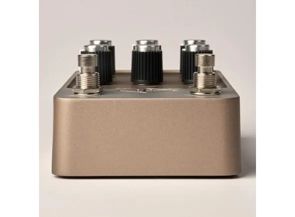 universal-audio-pm-gold-golden-reverb-pedal_60a3f28eab4c1.webp