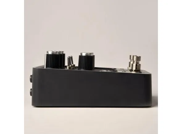 universal-audio-pm-star-starlight-delay-pedal_60a3f224a2d9f.webp
