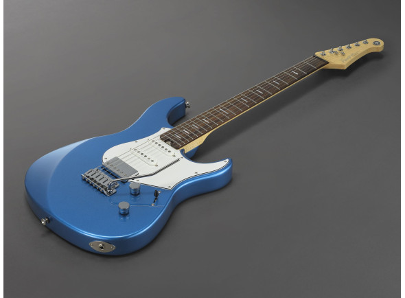 yamaha-pacifica-profesional-pacp12sb-sparkle-blue_6654b2e8263f1.jpg